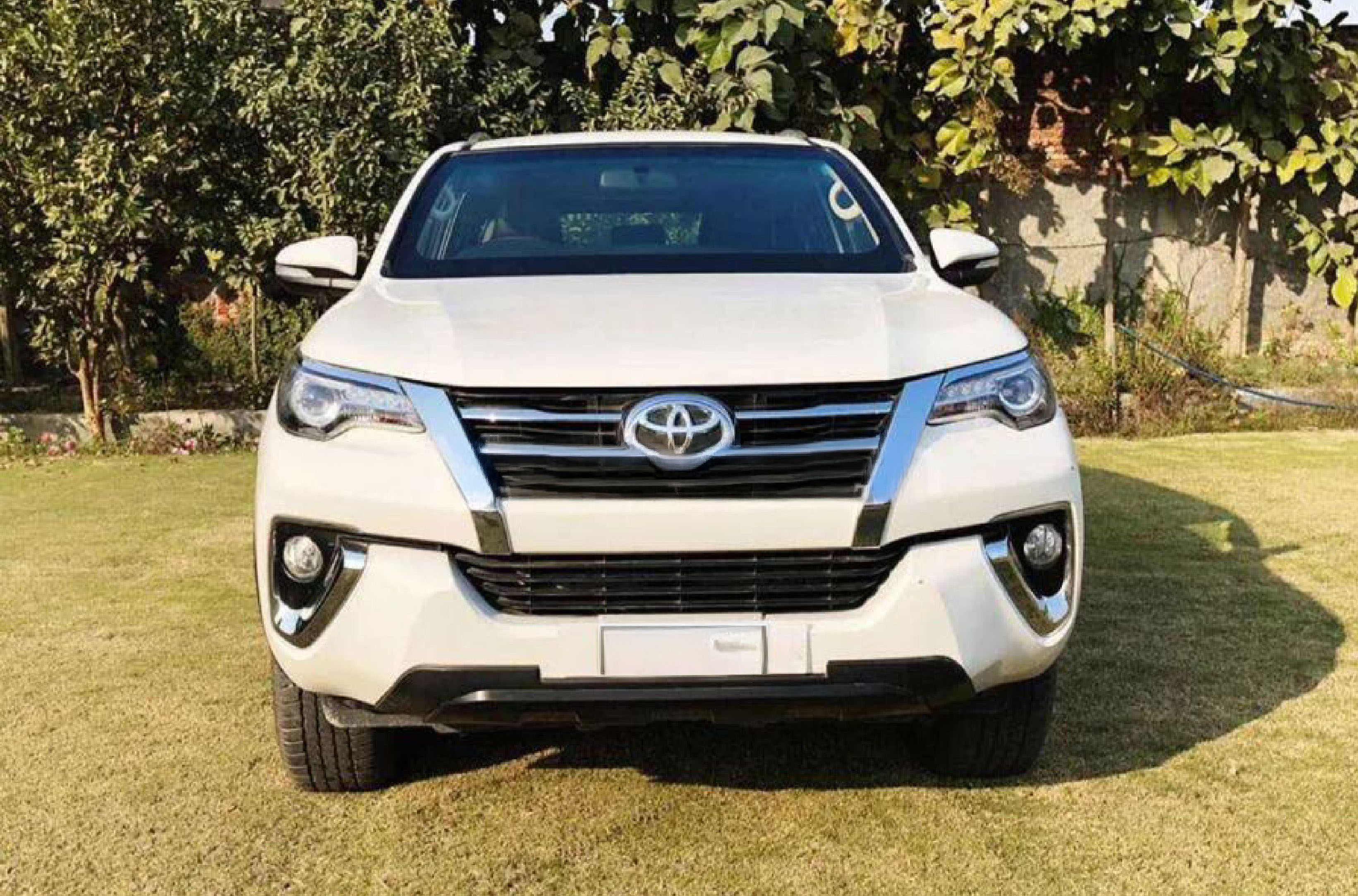 Toyota Fortuner (White)