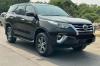 black-toyota-fortuner-2-1-900x600.jpg