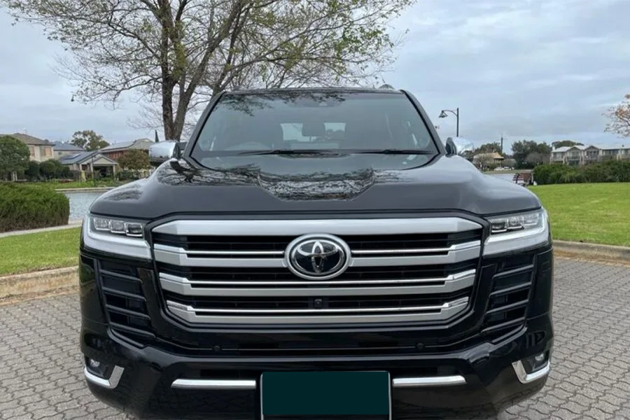 Toyota Land Cruiser LC300